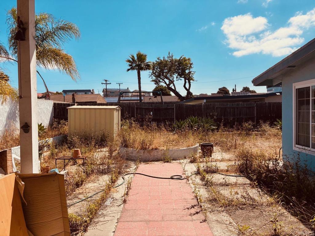 https://media.crmls.org/mediaz/1b05fd9d-4642-4d7d-b293-c46c8eb9326a.jpg?preset=X-Large