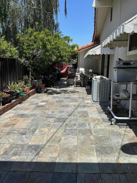 1014 W Homestead Road, Sunnyvale CA: https://media.crmls.org/mediaz/1b065316-bcce-48b1-b8b7-a01b6d1c22b0.jpg
