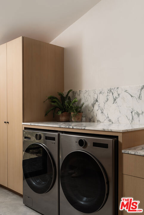 4200 Marina Drive, Santa Barbara CA: https://media.crmls.org/mediaz/1b0733c8-63f6-49a5-b27c-e1f71bd09304.jpg