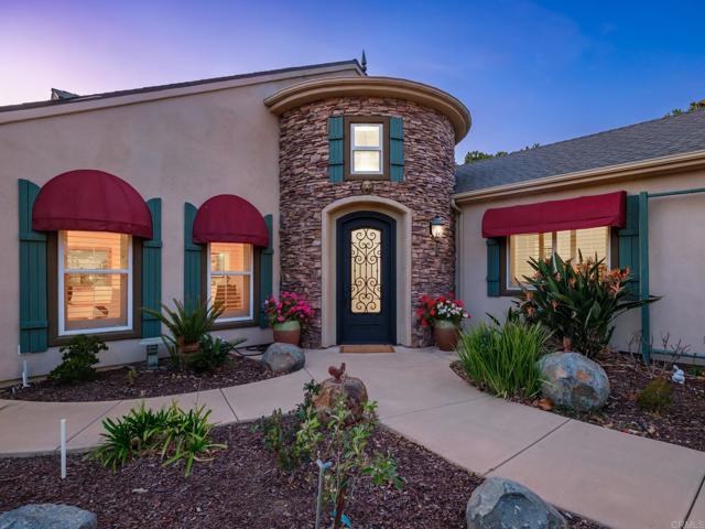 30419 Canyon Estates Road, Vista CA: https://media.crmls.org/mediaz/1b07d2dd-f07f-4c3b-9232-292748ba47a9.jpg