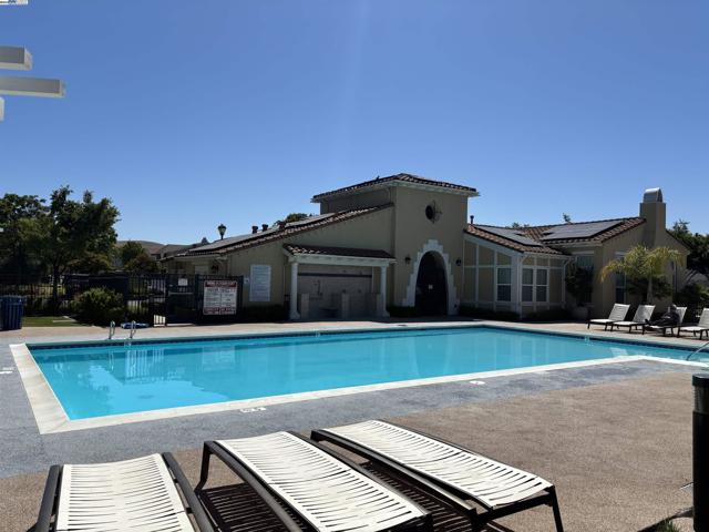 5010 Barrenstar Way, San Ramon CA: https://media.crmls.org/mediaz/1b08089f-3d47-4a03-9815-4ea2bdbb68b0.jpg