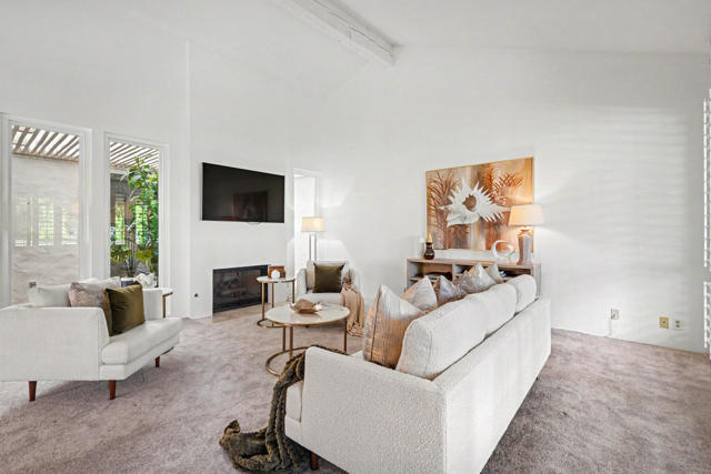 239 Santa Barbara Circle, Palm Desert, CA 92260