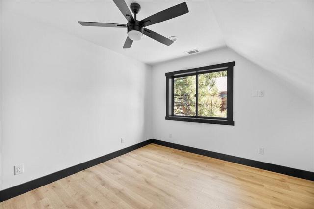 457 E Angeles Boulevard, Big Bear CA: https://media.crmls.org/mediaz/1b0a16a9-304b-4114-b529-df0cceed2a93.jpg