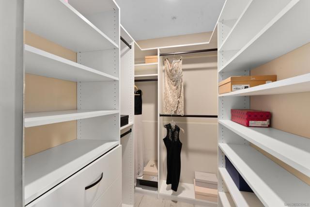 850 Beech St, San Diego CA: https://media.crmls.org/mediaz/1b0a5b0b-ab08-4564-b7df-05c89eb666dd.jpg