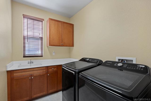 2954 Rangpur Court, Escondido CA: https://media.crmls.org/mediaz/1b0a6ba9-7cd8-47ef-af6a-195cd3799c4f.jpg