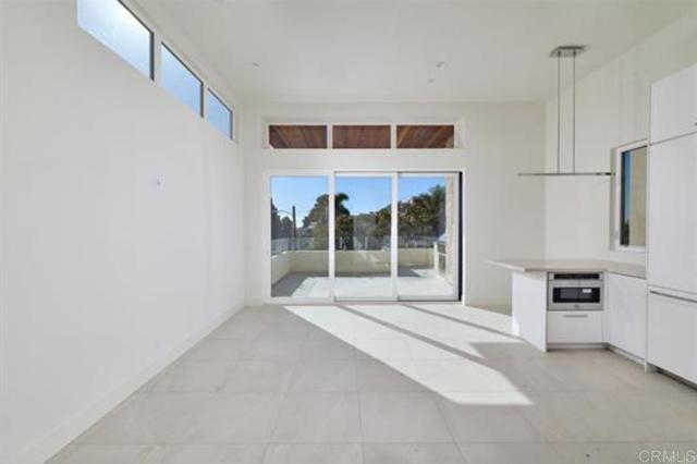 Detail Gallery Image 2 of 12 For 3903 Haines, San Diego,  CA 92109 - – Beds | – Baths