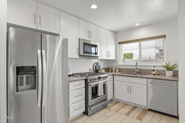 2515 Harbor Boulevard, Ventura CA: https://media.crmls.org/mediaz/1b0ad161-ae90-4ea2-86d4-dee4c89b96b7.jpg