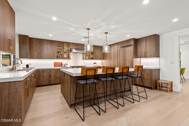 31652 Blue Meadow Lane, Westlake Village CA: https://media.crmls.org/mediaz/1b0b2501-c87e-4f83-8dba-ae28bcc2f622.jpg