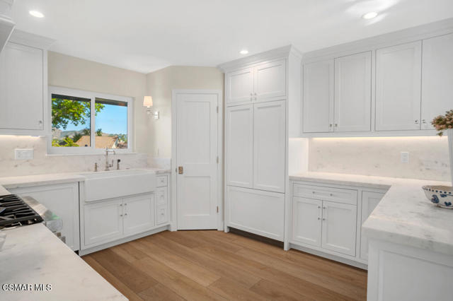 1228 S Westlake Boulevard, Westlake Village CA: https://media.crmls.org/mediaz/1b0bbafc-4f0d-4633-bb0d-df5e28d4d4b8.jpg