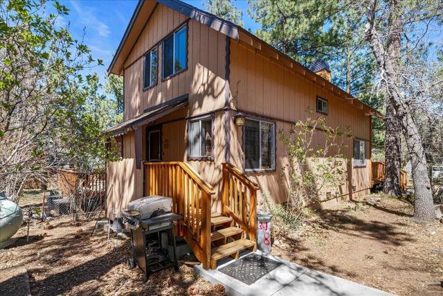 788 Imperial Avenue, Sugarloaf CA: https://media.crmls.org/mediaz/1b0c3897-0e52-4cbd-b471-5d976a78a97e.jpg