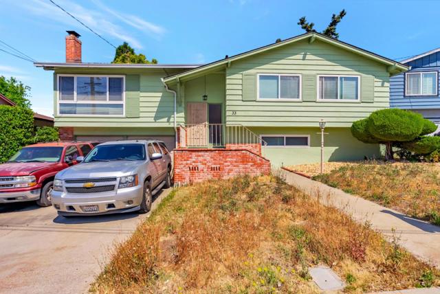 33 Woodcliff Court, Oakland CA: https://media.crmls.org/mediaz/1b0daf96-2ec4-4e35-ac12-8f47530a8b59.jpg