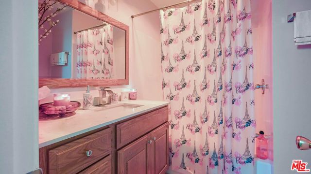 5870 Green Valley Circle, Culver City CA: https://media.crmls.org/mediaz/1b0dcc64-c409-496d-b9c5-44bf67c497e6.jpg