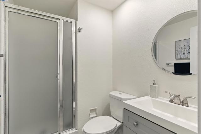 33243 Sunriver Cmn, Fremont CA: https://media.crmls.org/mediaz/1b0f983e-7d28-4ce1-8ec1-ee8a4bd4b9fb.jpg