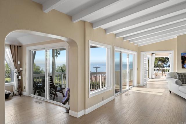 6130 Terryhill Drive, La Jolla CA: https://media.crmls.org/mediaz/1b0ff4e9-1ccf-4274-9061-72f0e6a939e7.jpg