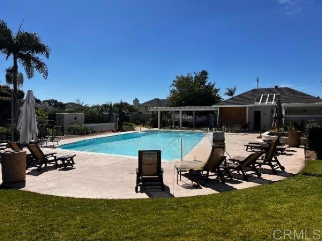 Detail Gallery Image 15 of 35 For 6808 Watercourse Dr, Carlsbad,  CA 92011 - 3 Beds | 2/1 Baths