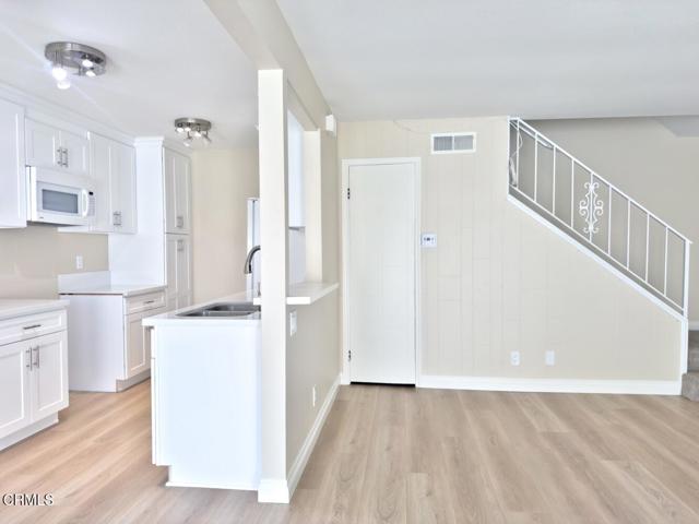 Detail Gallery Image 14 of 29 For 1169 Landsburn Cir, Westlake Village,  CA 91361 - 2 Beds | 1 Baths