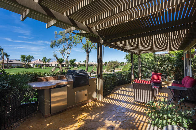 43363 N Heritage Palms Drive, Indio CA: https://media.crmls.org/mediaz/1b10f5b1-977a-4ed1-8555-11b111db5ea5.jpg