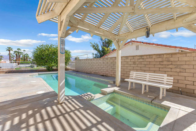 82210 Vandenberg Drive, Indio CA: https://media.crmls.org/mediaz/1b112199-59db-4829-8c7b-7bafae87cb3c.jpg