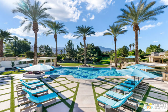 1 Saint Petersburg Court, Rancho Mirage CA: https://media.crmls.org/mediaz/1b1173c9-9492-4567-8386-17158100536b.jpg