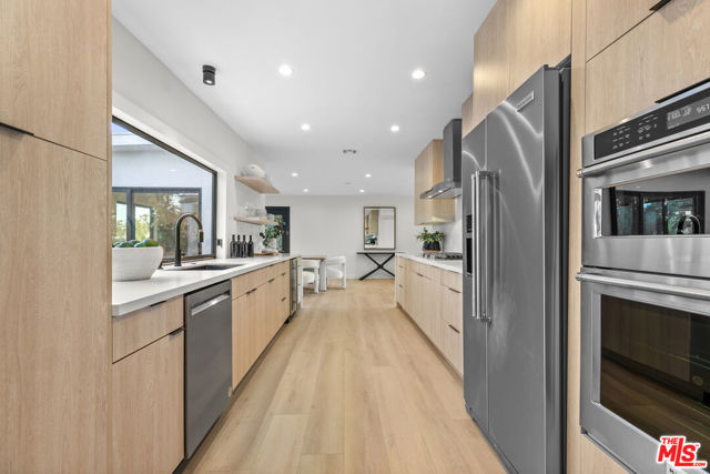 5132 Escobedo Drive, Woodland Hills CA: https://media.crmls.org/mediaz/1b12f87a-9a6a-48db-86f2-3346e90cbe26.jpg