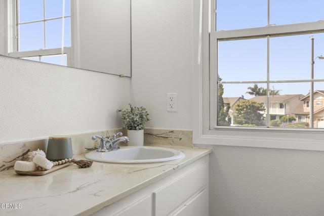 8699 Roswell Street, Ventura CA: https://media.crmls.org/mediaz/1b141dac-ad98-451e-b9e8-79528c62573c.jpg