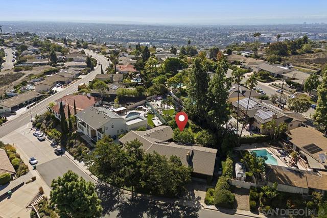 6346 Ridge Manor Avenue, San Diego CA: https://media.crmls.org/mediaz/1b142346-6624-43b9-994b-91afcb5251d4.jpg