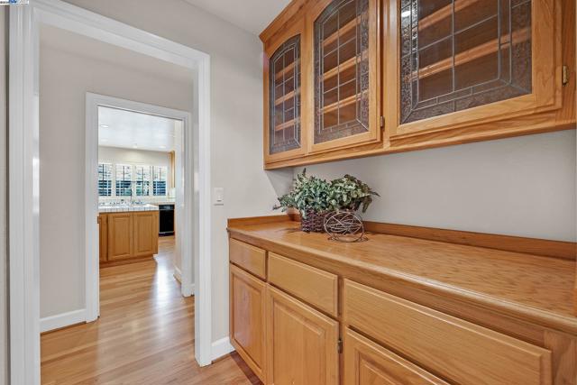 2215 Chardonnay Way, Livermore CA: https://media.crmls.org/mediaz/1b1442bb-1386-4dde-b045-687944ffcf2f.jpg