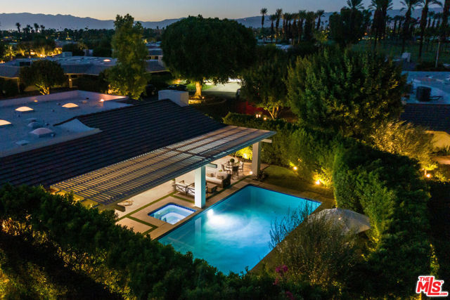 6 Exeter Court, Rancho Mirage CA: https://media.crmls.org/mediaz/1b1468c5-0d9e-4711-84e4-8328873e7a0c.jpg