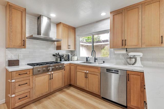 Image 10 of 31 For 2337 Walden Square