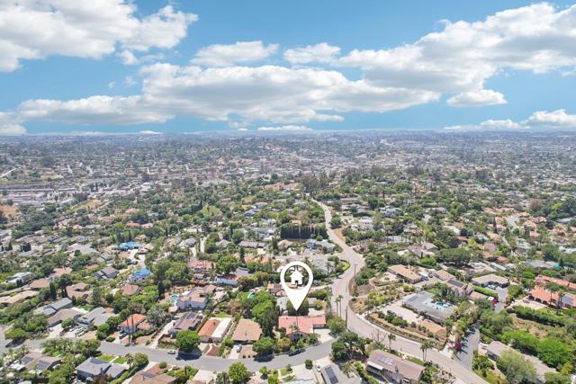 2090 Alta Vista Drive, Vista CA: https://media.crmls.org/mediaz/1b14cee9-d2f8-426f-9657-8b553469b7ca.jpg