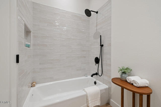 2711 2715 Dawson Avenue, Ventura CA: https://media.crmls.org/mediaz/1b14fb95-bec4-46b4-bed3-6e844a70c1fe.jpg