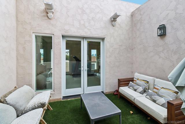 1295 W Redwood St, San Diego CA: https://media.crmls.org/mediaz/1b1532b3-5e8c-4934-abd4-cc63214d8342.jpg