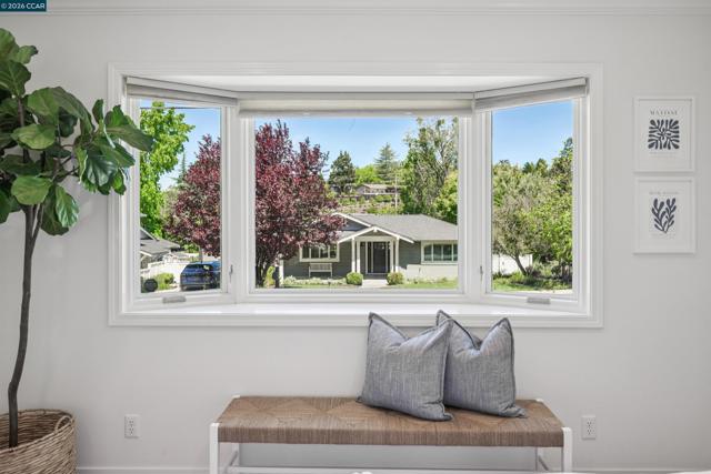3231 Camino Colorados, Lafayette CA: https://media.crmls.org/mediaz/1b15e79f-4ae0-49ab-9845-2d5004219612.jpg