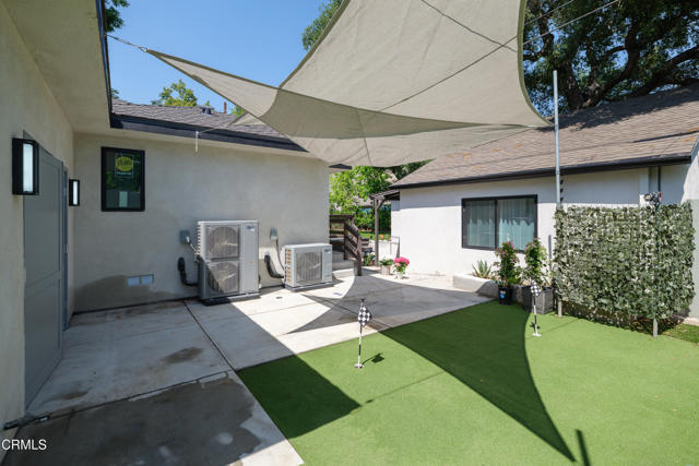 4428 Oakwood Avenue, La Canada Flintridge CA: https://media.crmls.org/mediaz/1b16eb8b-69af-413f-ad8c-55cb799a2134.jpg