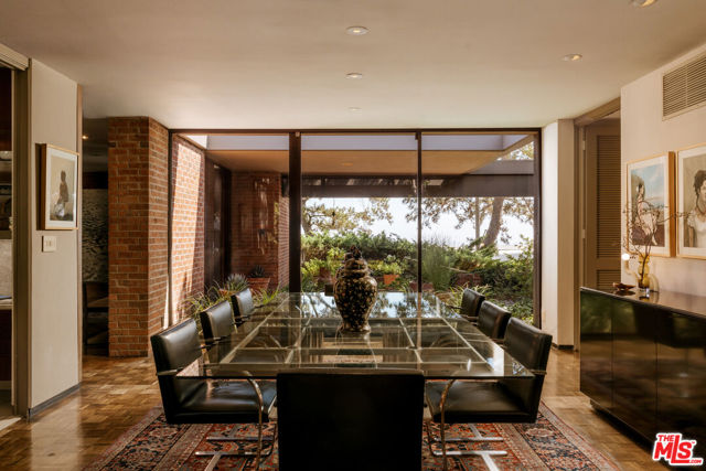 5 Bed Home for Sale in Los Angeles, California