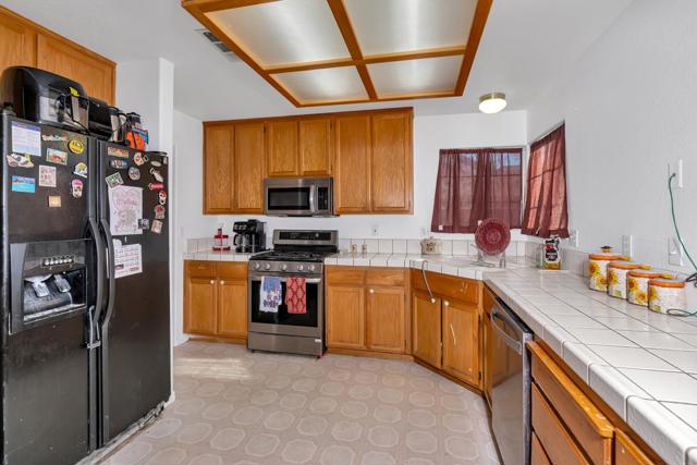 1928 Davis Drive, Los Banos CA: https://media.crmls.org/mediaz/1b16f852-3018-4675-9453-b0161a40febb.jpg