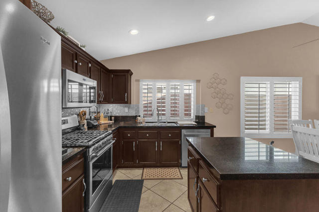 44310 Villeta Drive, La Quinta CA: https://media.crmls.org/mediaz/1b1728bc-2ba1-4cb2-91d6-38850bd47372.jpg