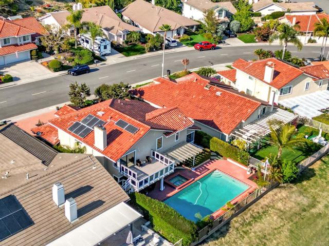 1211 Countrywood Lane, Vista CA: https://media.crmls.org/mediaz/1b179202-2a52-4e40-b290-656fad65d001.jpg