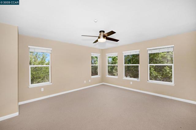 12004 Harcourt Wy, San Ramon CA: https://media.crmls.org/mediaz/1b17c50b-a42a-4cd8-901b-6c7756e01336.jpg
