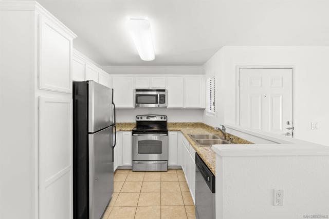 12190 Cuyamaca College Dr E, El Cajon CA: https://media.crmls.org/mediaz/1b18127c-7143-4d12-8c2e-2b77455cbecd.jpg