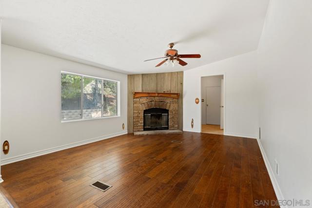 3511 Lakeview Dr, Julian CA: https://media.crmls.org/mediaz/1b196dad-f46f-4031-97d8-e9470404ff4d.jpg