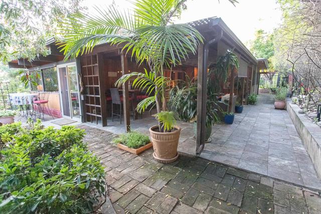 3216 Fair Oaks Ln, Spring Valley CA: https://media.crmls.org/mediaz/1b19e01a-ba8d-47e1-a8d0-cc12dcf4b68f.jpg