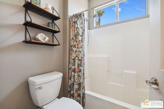 83817 Collection Drive, Indio CA: https://media.crmls.org/mediaz/1b1a84ab-1de6-422f-9c6e-1e68a8f63d41.jpg