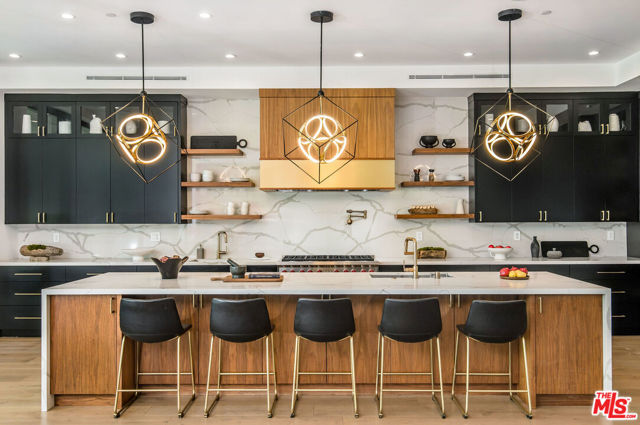 4544 Woodley Avenue, Encino CA: https://media.crmls.org/mediaz/1b1a8fdf-0fa4-4410-9ab7-284c36405f28.jpg