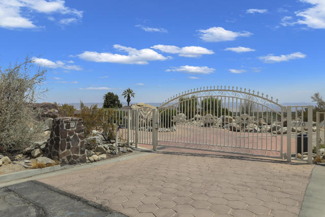 770 S La Mirada Road, Palm Springs CA: https://media.crmls.org/mediaz/1b1aaadd-e848-40e2-9215-ff37d8c8d6de.jpg