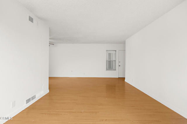 Detail Gallery Image 15 of 29 For 210 S Catalina Ave, Pasadena,  CA 91106 - – Beds | – Baths