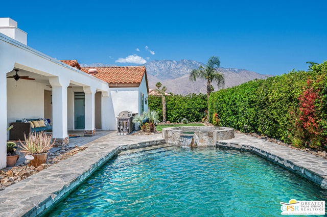 3770 Torito Circle, Palm Springs CA: https://media.crmls.org/mediaz/1b1b79d2-e22e-4762-9bb8-60514f1d6fd6.jpg