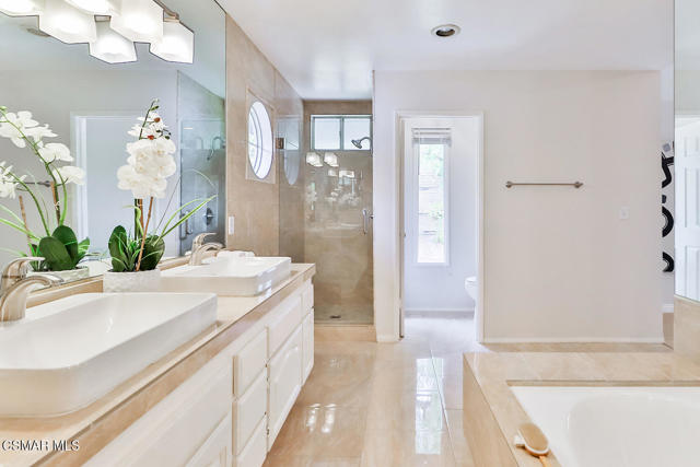 29153 Oakpath Drive, Agoura Hills CA: https://media.crmls.org/mediaz/1b1bf446-6e1e-4b39-8413-60a2583e483f.jpg
