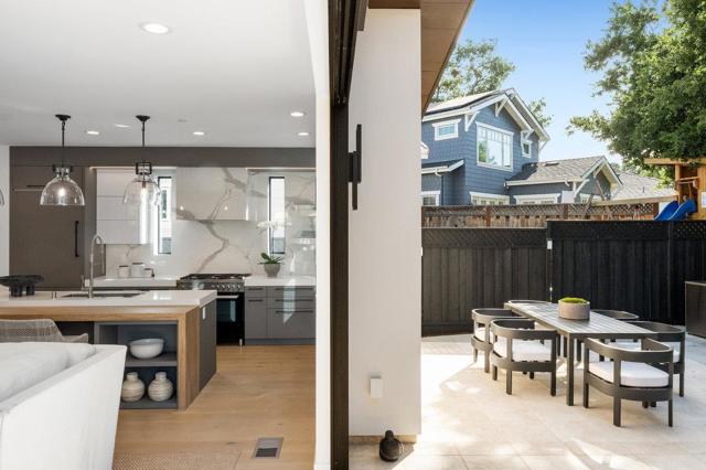 1338 Arroyo Avenue, San Carlos CA: https://media.crmls.org/mediaz/1b1dc0e7-baa5-4303-a65e-16791e73f7e0.jpg