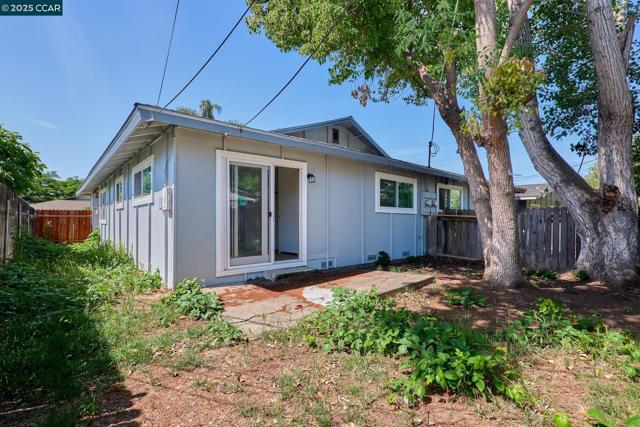 4913 Douvan Ct, Carmichael CA: https://media.crmls.org/mediaz/1b1dc19d-b168-40c0-b6f0-ca4185acf95a.jpg